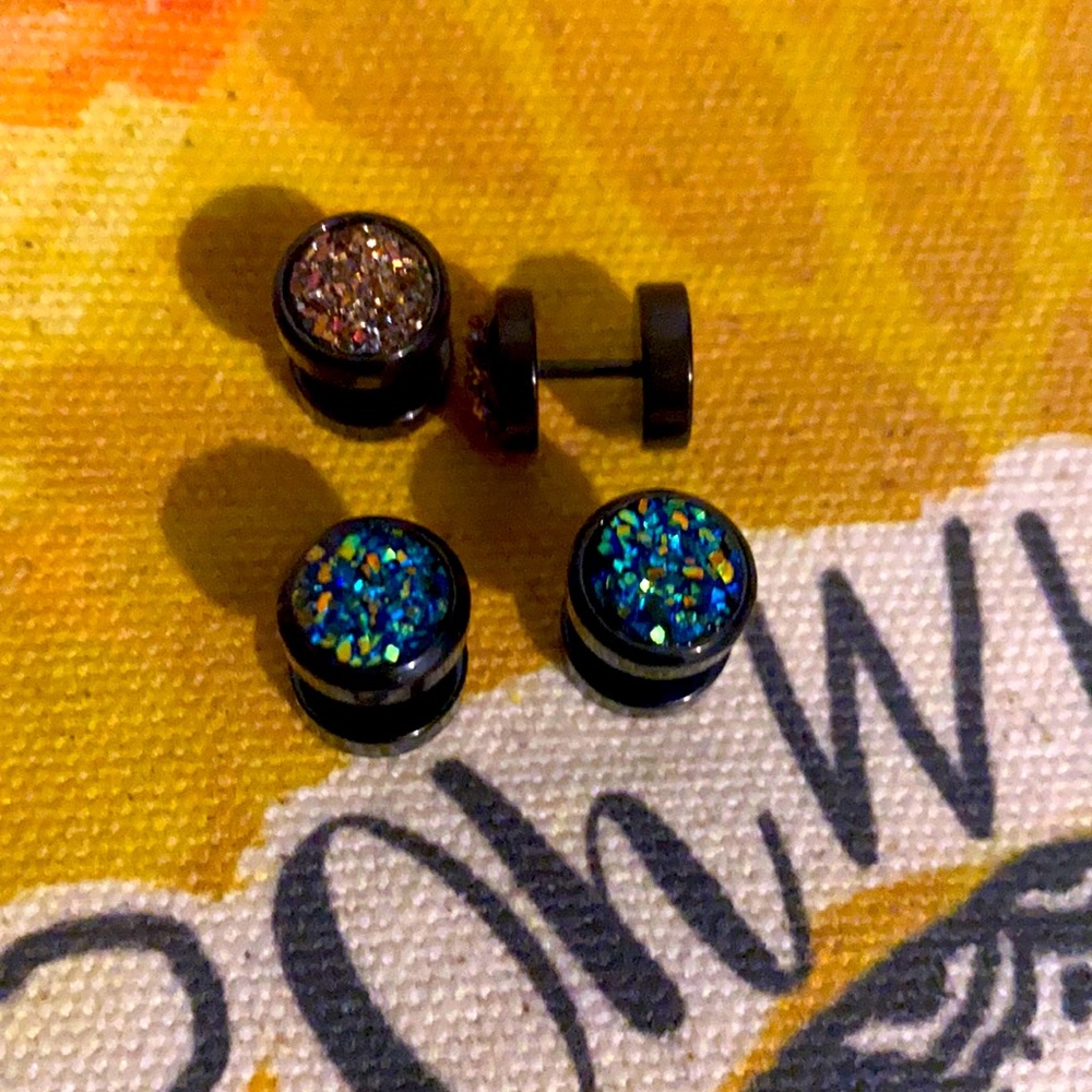 2 pairs of druzy gauge like earrings